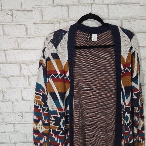 H&M Divided aztec print sweater cardigan - Picture 11 of 12